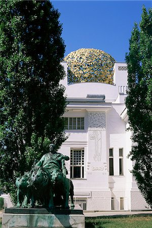 simsearch:841-03029620,k - Statue de Marc Antoine et immeuble Secession, Vienne, Autriche, Europe Photographie de stock - Rights-Managed, Code: 841-03029618