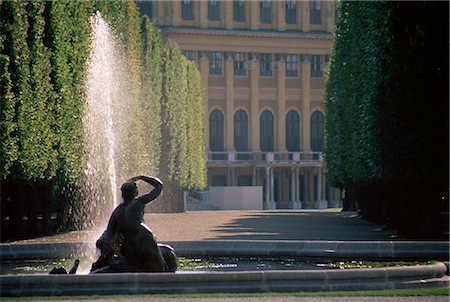 simsearch:841-03029806,k - Façade de fontaine et de palais, jardins de Schönbrunn, patrimoine mondial de l'UNESCO, Vienne, Autriche, Europe Photographie de stock - Rights-Managed, Code: 841-03029622