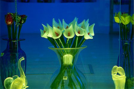 Bowl of glass lilies in shop window, Venice, Veneto, Italy, Europe Stock Photo - Rights-Managed, Code: 841-03029672