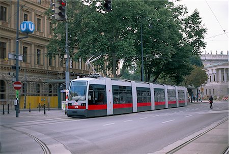 simsearch:841-02914755,k - New style tram on Ring, Vienna, Austria, Europe Fotografie stock - Rights-Managed, Codice: 841-03029712