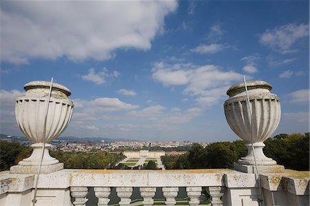 schloss schonbrunn - View of Schonbrunn Palace from the Gloriette, Vienna, Austria, Europe Foto de stock - Con derechos protegidos, Código: 841-03029765