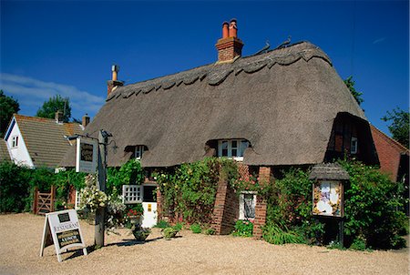 simsearch:841-02944666,k - Thatched hotel, Brockenhurst, New Forest, Hampshire, England, United Kingdom, Europe Stock Photo - Rights-Managed, Code: 841-03029889