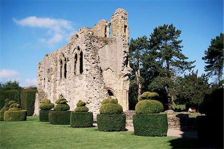 simsearch:841-03029605,k - Wenlock Priory and topiary, Much Wenlock, Shropshire, England, United Kingdom, Europe Stock Photo - Rights-Managed, Code: 841-03029968