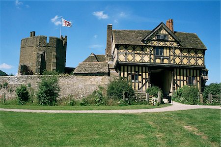 stokesay castle - Gatehouse and south tower, Stokesay Castle, Shropshire, England, United Kingdom, Europe Foto de stock - Con derechos protegidos, Código: 841-03029984