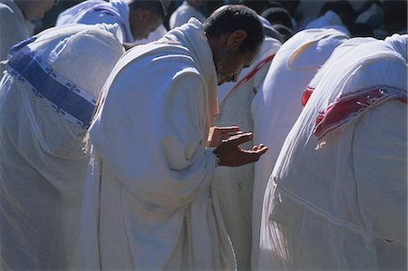 simsearch:841-03034170,k - Christian men at prayer during Mass in the church at Woolisso,Gourague country,Shoa province,Ethiopia,Africa Foto de stock - Con derechos protegidos, Código: 841-03034156