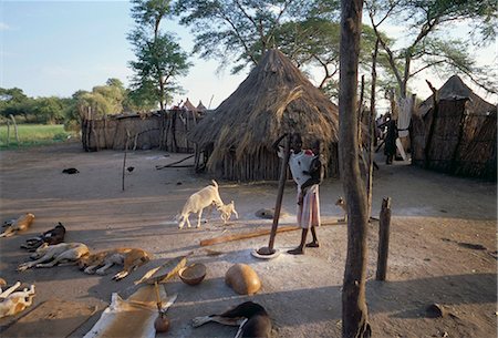 Batour village du peuple ethnique Anouak (Anuak), bord de lac Tata, Ilubador État, Ethiopie, Afrique Photographie de stock - Rights-Managed, Code: 841-03034222