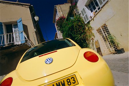 simsearch:841-03066729,k - Voiture coccinelle jaune, St. Tropez, Cote d'Azur, France Photographie de stock - Rights-Managed, Code: 841-03034289