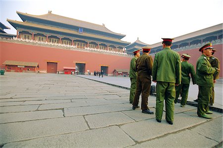 simsearch:841-03034336,k - Soldats à la cité interdite, Pékin, Chine Photographie de stock - Rights-Managed, Code: 841-03034336