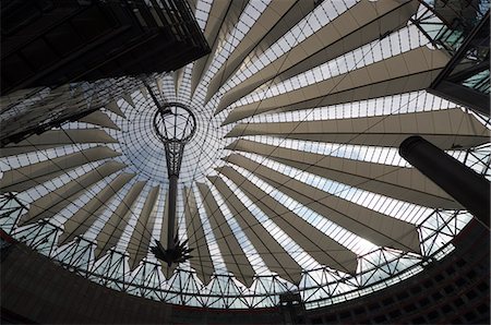 potsdamer platz - Potsdamer Pl, Berlin, Allemagne Photographie de stock - Rights-Managed, Code: 841-03034952