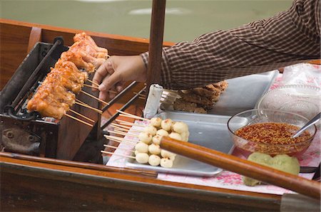 Essen wird gekocht und verkauft auf einem Boot, Floating Market, Bangkok, Thailand, Asien Stockbilder - Lizenzpflichtiges, Bildnummer: 841-03035157