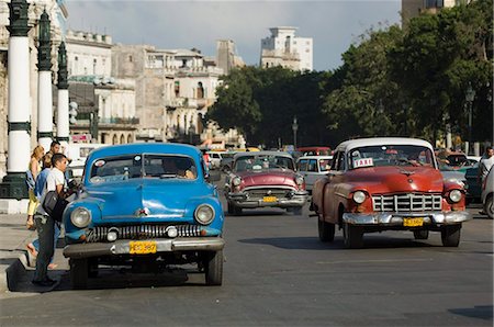 simsearch:841-02716526,k - Cars in Havana,Cuba,West Indies,Central America Foto de stock - Con derechos protegidos, Código: 841-03035281