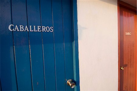 simsearch:841-03035311,k - Toilet doors,Havana,Cuba,West Indies,Central America Foto de stock - Con derechos protegidos, Código: 841-03035309