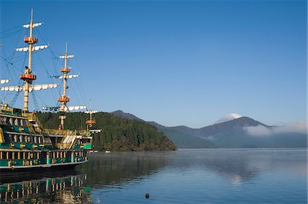 Mount Fuji and pirate ship,lake Ashi (Ashiko),Hakone,Kanagawa prefecture,Japan,Asia Stock Photo - Rights-Managed, Code: 841-03035755