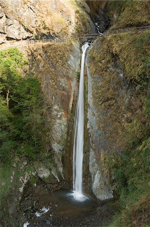 simsearch:841-03035805,k - Nuage Dragon Waterfall, randonnée, Parc National de Yushan, comté de Nantou, Taiwan, Asie Photographie de stock - Rights-Managed, Code: 841-03035850