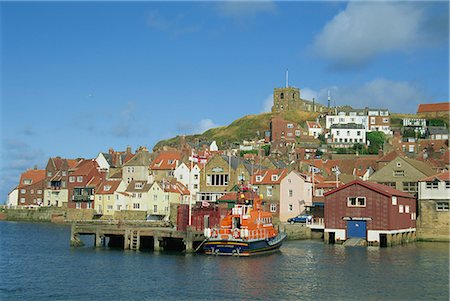 Embarcation de sauvetage, port et église, Whitby, North Yorkshire, Angleterre, Royaume-Uni, Europe Photographie de stock - Rights-Managed, Code: 841-03030004