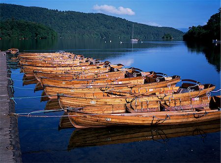 simsearch:841-03032084,k - Rowing boats on lake, Bowness-on-Windermere, Lake District, Cumbria, England, United Kingdom, Europe Foto de stock - Con derechos protegidos, Código: 841-03030009