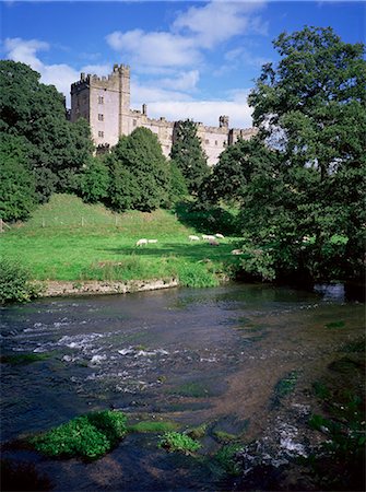 english mansion exterior - Haddon Hall, Derbyshire, England, United Kingdom, Europe Stock Photo - Rights-Managed, Code: 841-03030022