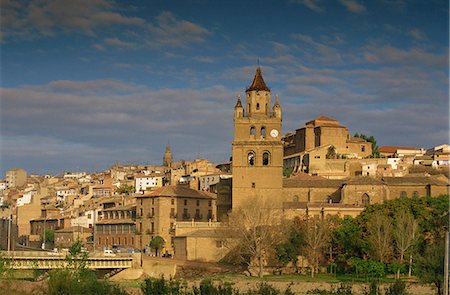 Town skyline, La Rioja, Calahorra, Castile Leon (Castilla Leon), Spain, Europe Foto de stock - Con derechos protegidos, Código: 841-03030305