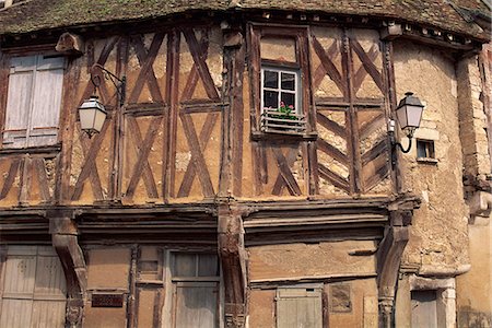 simsearch:841-06499990,k - Detail of the exterior of a timber framed house in the village of Cravant, Burgundy, France, Europe Stock Photo - Rights-Managed, Code: 841-03030390