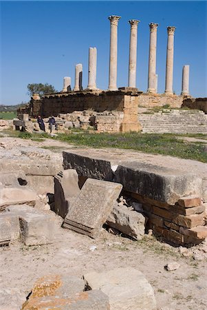 simsearch:841-03058615,k - Capitolium (Temple to the three main gods), Roman ruin of Thuburbo Majus, Tunisia, North Africa, Africa Foto de stock - Con derechos protegidos, Código: 841-03031090