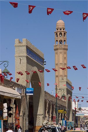 Main street and mosque, Tozeur, Tunisia, North Africa, Africa Stock Photo - Rights-Managed, Code: 841-03031144