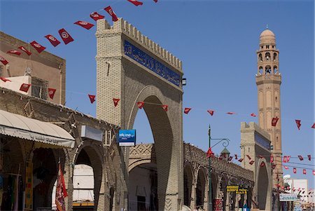 Main street and mosque, Tozeur, Tunisia, North Africa, Africa Stock Photo - Rights-Managed, Code: 841-03031145