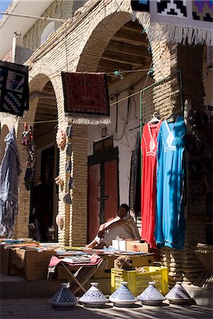 Medina and crafts, Tozeur, Tunisia, North Africa, Africa Foto de stock - Con derechos protegidos, Código: 841-03031147