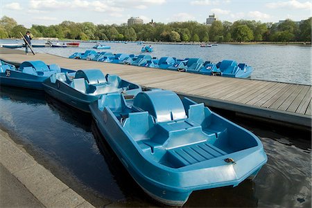 Pedaloes, Serpentine, Hyde Park, London, England, United Kingdom, Europe Foto de stock - Con derechos protegidos, Código: 841-03031462