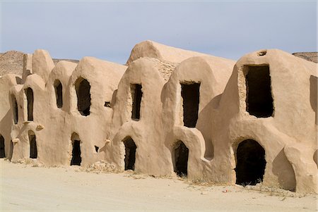 simsearch:841-03031601,k - Berber grain storage units, now a hotel, Ksar Halouf, Tunisia, North Africa, Africa Stock Photo - Rights-Managed, Code: 841-03031631