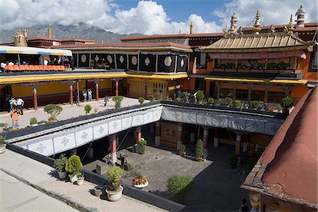 Jokhang Temple, the most revered religious structure in Tibet, Lhasa, Tibet, China, Asia Foto de stock - Con derechos protegidos, Código: 841-03031767