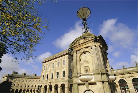 simsearch:841-02710936,k - Le Crescent, Buxton, Parc National de Peak District Derbyshire, Angleterre, Royaume-Uni, Europe Photographie de stock - Rights-Managed, Code: 841-03032066