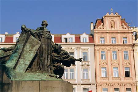 simsearch:6119-08267576,k - Jan Hus Monument and Kinsky Palace, Old Town Square, Prague, Czech Republic, Europe Foto de stock - Con derechos protegidos, Código: 841-03032118