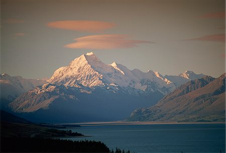 Mount Cook and Lake Pukaki, Mount Cook National Park, UNESCO World Heritage Site, Southern Alps mountains, South Island, New Zealand, Pacific Stock Photo - Rights-Managed, Code: 841-03032505