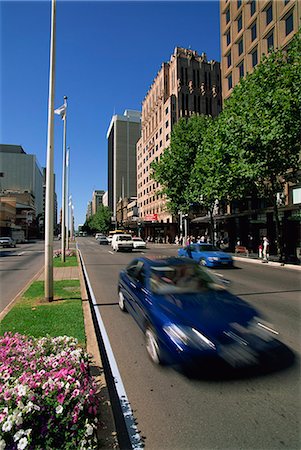 simsearch:841-02713934,k - Scène de rue avec des voitures à la vitesse dans la ville, King William Street, Adelaide, Australie-méridionale, l'Australie, du Pacifique Photographie de stock - Rights-Managed, Code: 841-03032524