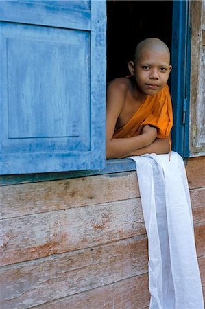 simsearch:841-05845837,k - Novice monk, Buddhist monastery at Angkor, Siem Reap, Cambodia, Indochina, Southeast Asia, Asia Foto de stock - Con derechos protegidos, Código: 841-03032896
