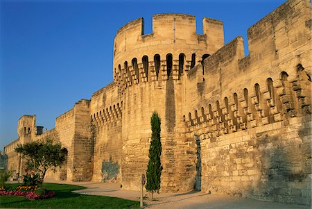 Exterior view of the ramparts (battlements), city walls, Avignon, Vaucluse, Provence, France, Europe Foto de stock - Direito Controlado, Número: 841-03033008