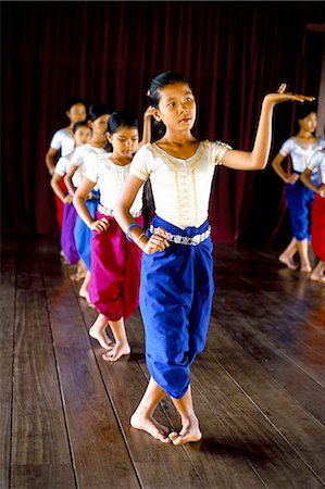 simsearch:841-03056942,k - Apsara dancers, Phnom Penh, Cambodia, Indochina, Southeast Asia, Asia Foto de stock - Con derechos protegidos, Código: 841-03033058