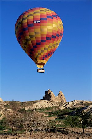 Valley of Goreme, central Cappadocia, Anatolia, Turkey, Asia Minor, Asia Foto de stock - Con derechos protegidos, Código: 841-03033108