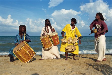The Original Turtle Shell Band, a group of Garifuna musicians, Dangriga, Stann Creek, Belize, Central America Foto de stock - Con derechos protegidos, Código: 841-03033164