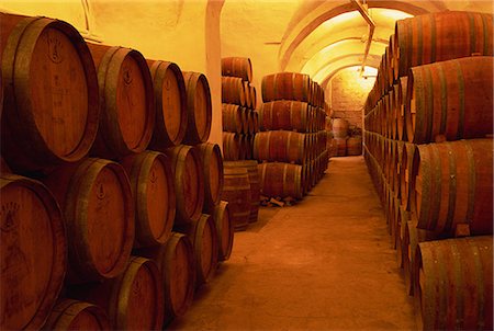 région du chianti - Fûts en cave à vin, Badia Passignano Cave Antinos, Chianti, Toscane, Italie, Europe Photographie de stock - Rights-Managed, Code: 841-03033196