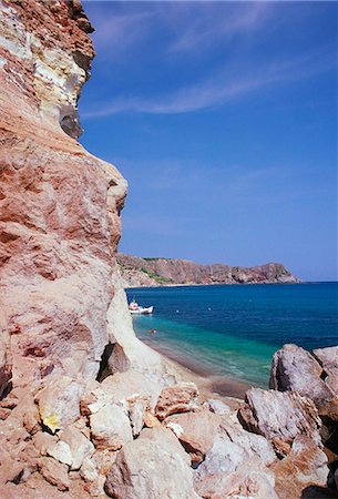 simsearch:841-03057080,k - Les roches volcaniques et plage à Paleokori, côte sud, Milos, Iles Cyclades, Grèce, Méditerranée, Europe Photographie de stock - Rights-Managed, Code: 841-03033548