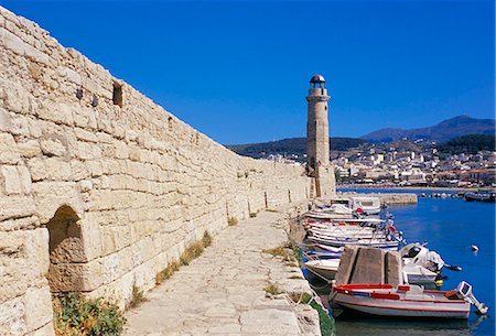 rethymno - Découvre des vieux phare vénitien de Rethymo, de mur et de havres, Réthymnon (Rethymnon), l'île de Crète, en Grèce, méditerranéenne, Europe Photographie de stock - Rights-Managed, Code: 841-03033594