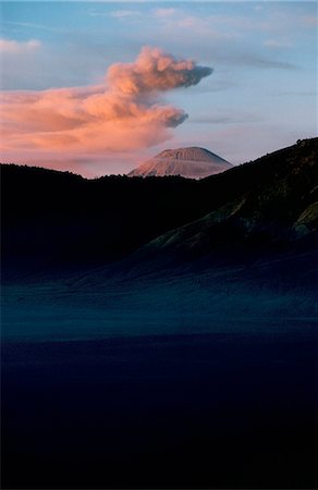 simsearch:841-02707888,k - Sumeru volcano erupting, island of Java, Indonesia, Southeast Asia, Asia Stock Photo - Rights-Managed, Code: 841-03033831