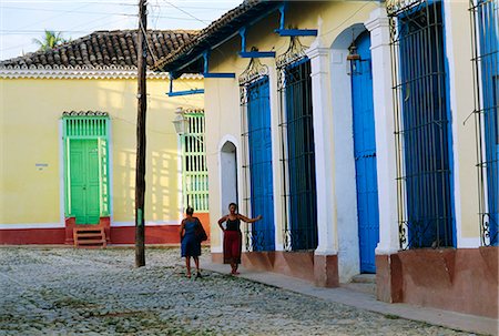 Street in the colonial town, Trinidad, Sancti Spiritus, Cuba Foto de stock - Con derechos protegidos, Código: 841-03033956