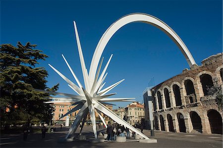 Amphitheatre and monument, Verona, Veneto, Italy, Europe Stock Photo - Rights-Managed, Code: 841-03054742