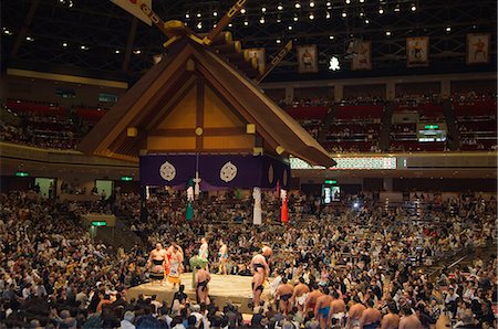 Sumo wrestlers, Grand Taikai Sumo Wrestling Tournament, Kokugikan Hall Stadium, Ryogoku district, Tokyo, Japan, Asia Foto de stock - Con derechos protegidos, Código: 841-03054808