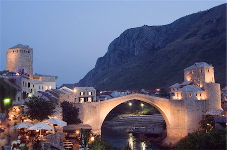 Stari Most Peace Bridge on Neretva River, evening, Mostar, Bosnia, Bosnia-Herzegovina, Europe Stock Photo - Rights-Managed, Code: 841-03054828