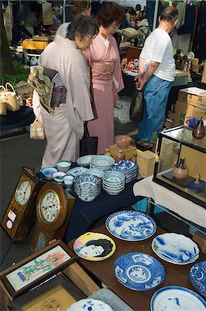 Women wearing kimono, monthly flea market, Tokyo International Forum, Marunouchi, Tokyo, Japan, Asia Stock Photo - Rights-Managed, Code: 841-03054822