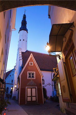 simsearch:841-07354938,k - Looking to White Bread Passage and 14th century Gothic Holy Spirit Lutheran church, Old Town, UNESCO World Heritage Site, Tallinn, Estonia, Baltic States, Europe Stock Photo - Rights-Managed, Code: 841-03054984