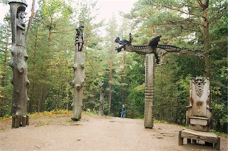 Witches Hill (Raganu Kalnas), fairytale Lithuanian wood carvings, Juordkrante Fishing Village, Curonian Spit National Park, UNESCO World Heritage Site, Lithuania, Baltic States, Europe Foto de stock - Direito Controlado, Número: 841-03055003